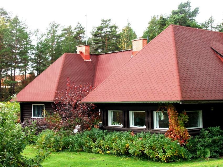 With proper installation, a shingle roof will last long enough
