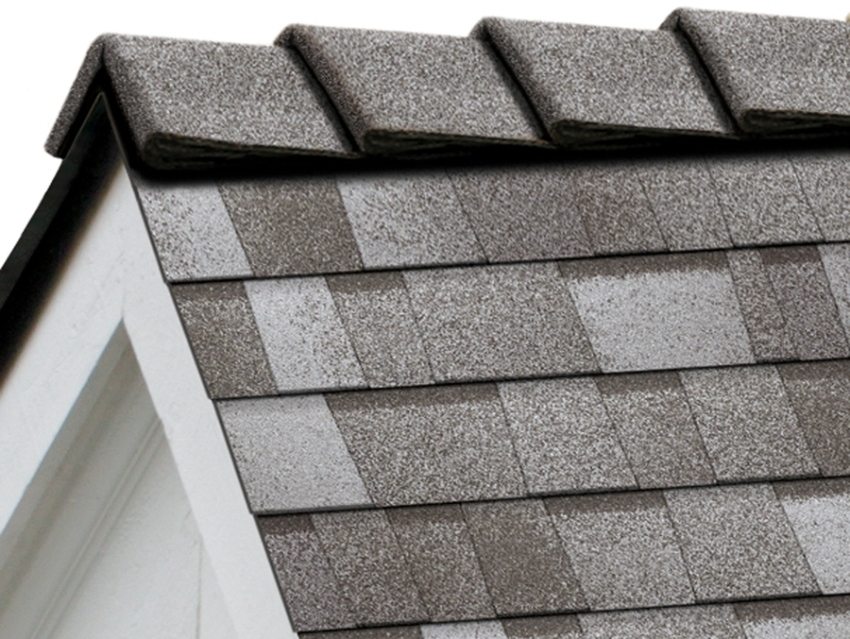 High-quality bituminous shingles are quite soft, they can be easily folded in half
