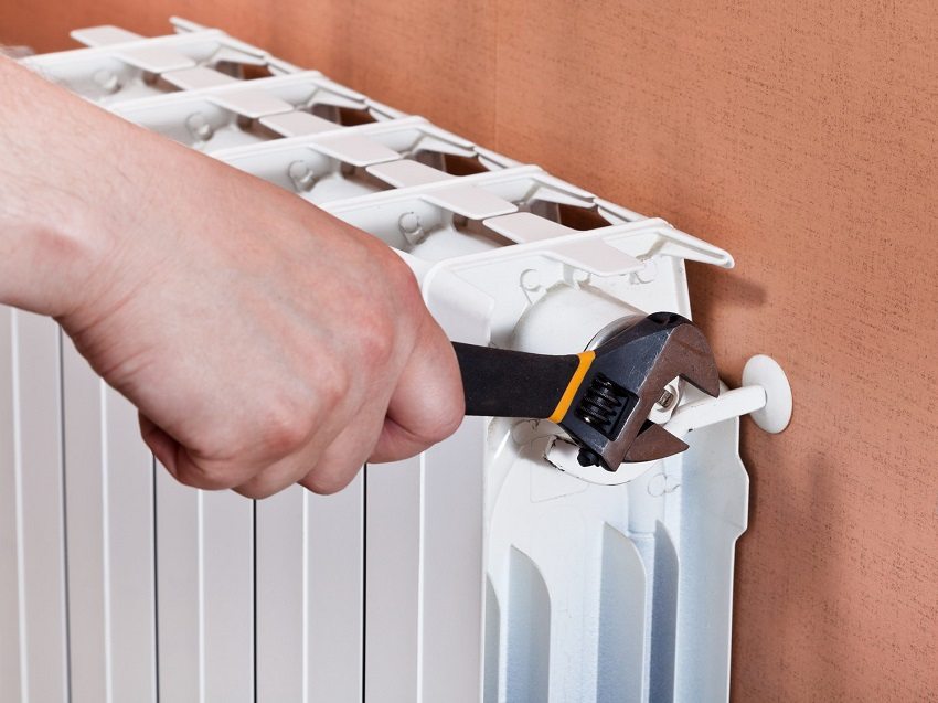 Entrust the installation of bimetallic radiators to specialists