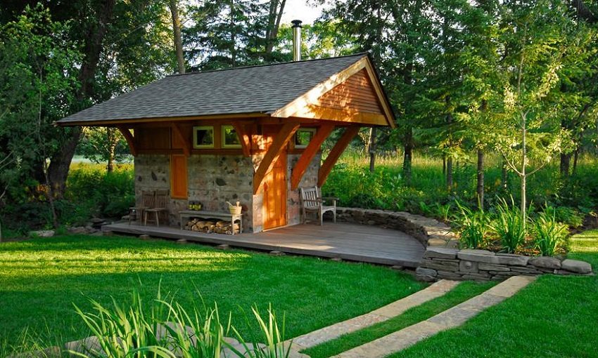 Kompakt sauna fra skumblokke med baldakin