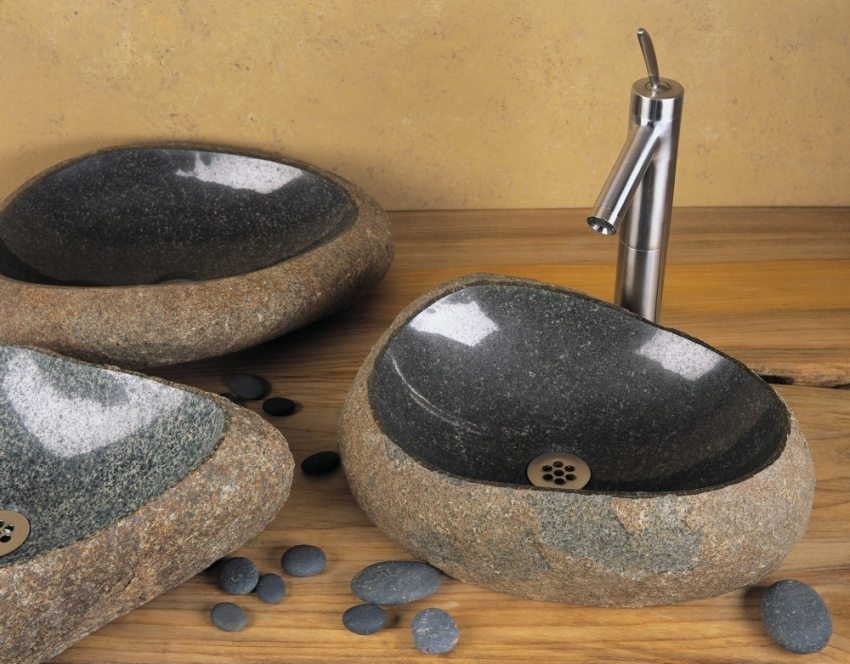 Nadgradni umivaonik izrađen od prirodnog kamena (granita) američke marke Stone Forest