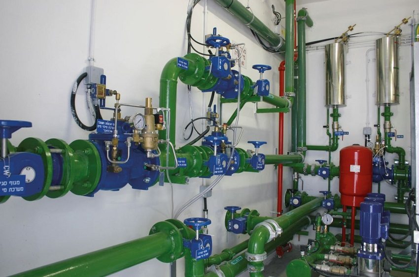 Regulatori tlaka vode sprječavaju negativne učinke značajnih kolebanja tlaka vode na ulazu u sustav i vodeni čekić