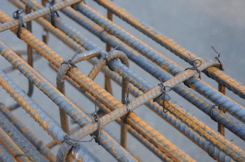 Tijele din oțel ondulat pot fi utilizate pentru a întări fundația