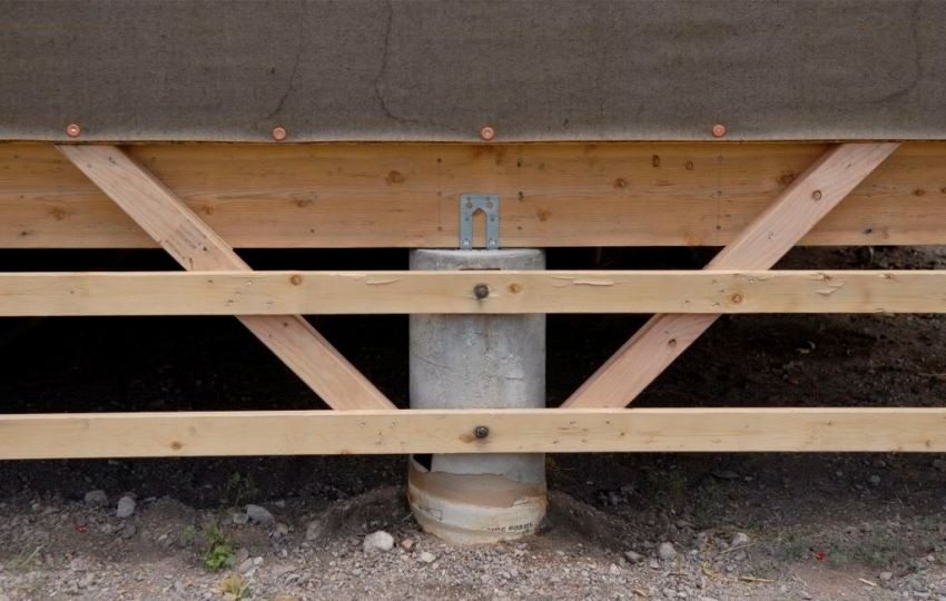 Column foundation - easy to install and affordable materials