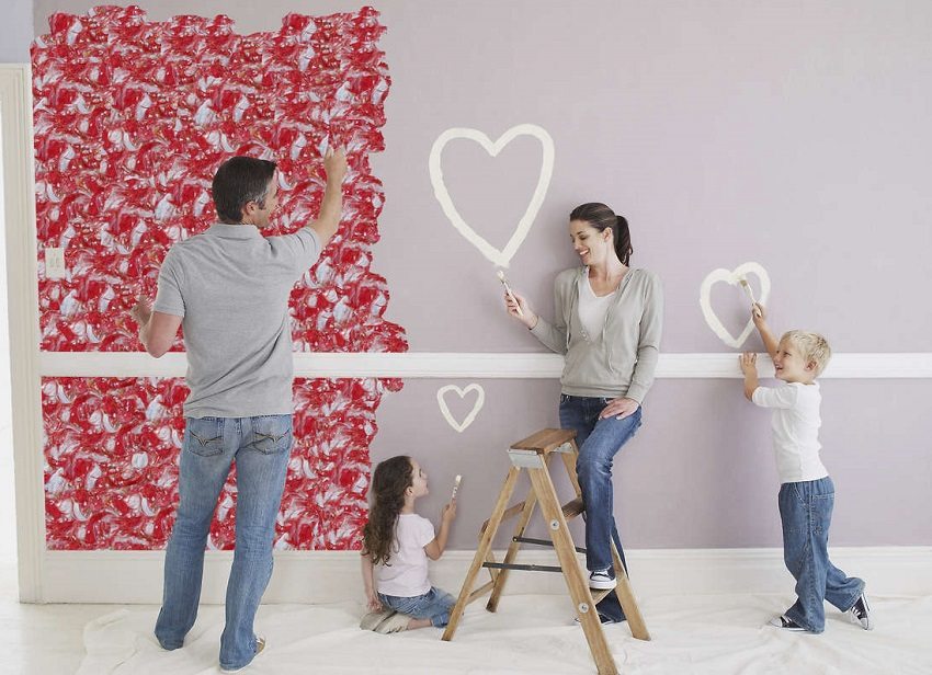 It is very easy to apply liquid wallpaper on the walls