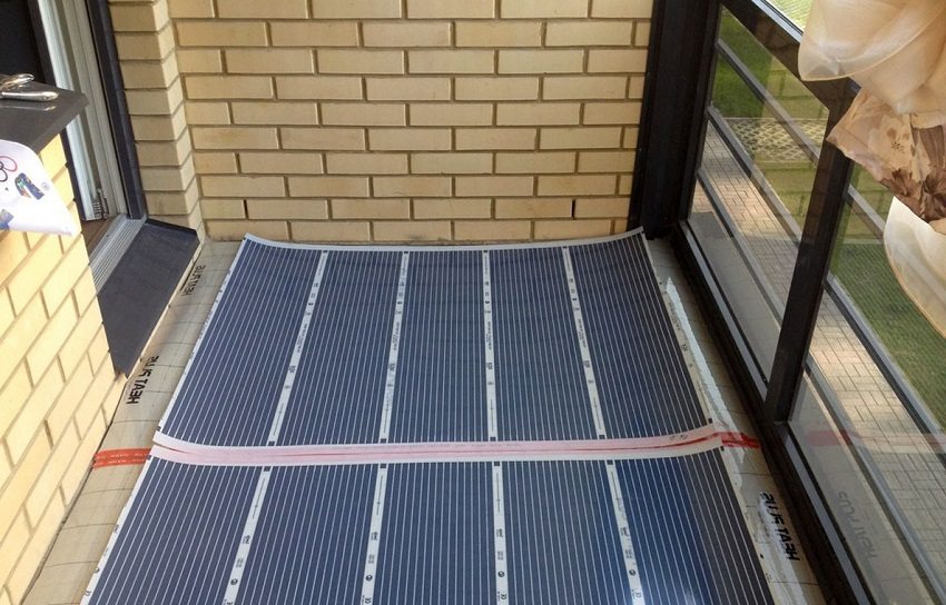 For ekstra isolasjon på balkongen kan du utstyre et varmt gulv