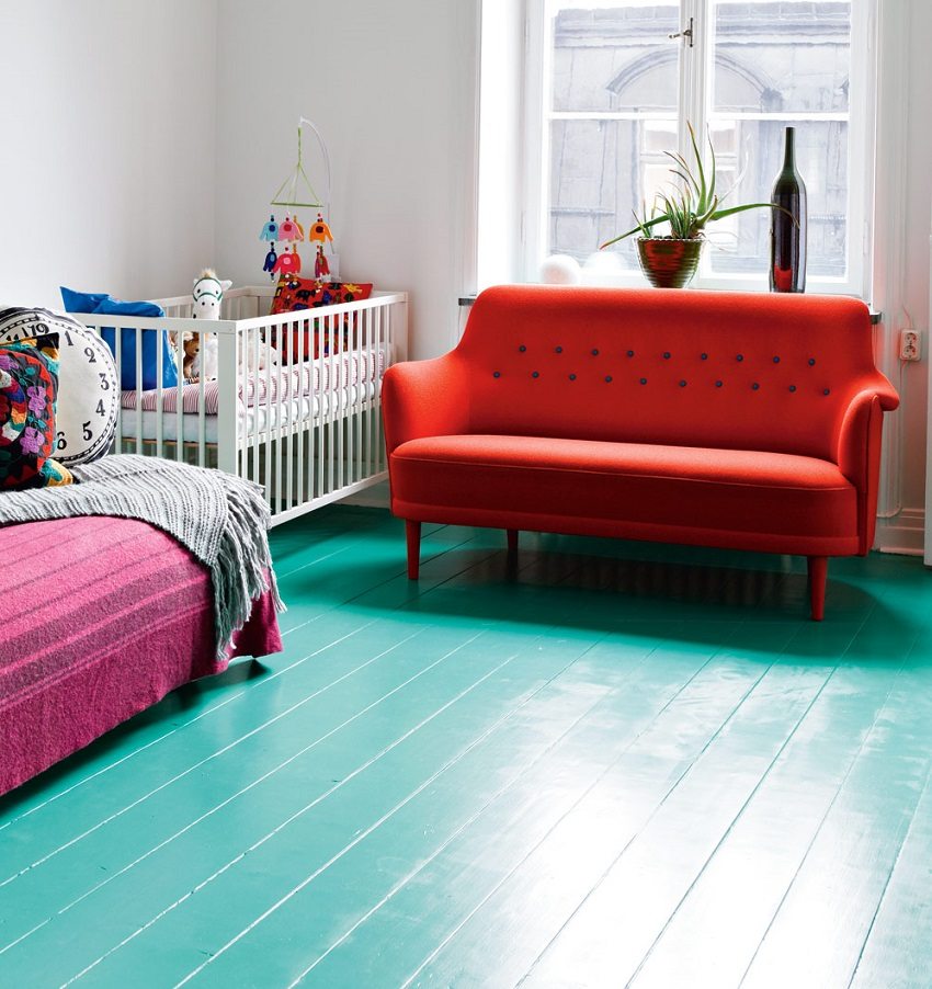 Painted wood planks - a classic flooring solution