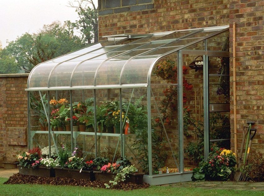 Polycarbonate greenhouse structures can be of any shape