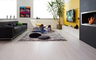 Which company is better to choose laminate for an apartment: consumer reviews and prices