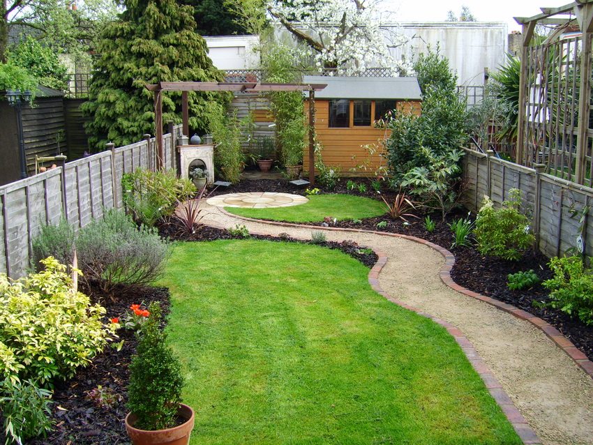 Skillful allocation of space will help to beautifully arrange even a very small area