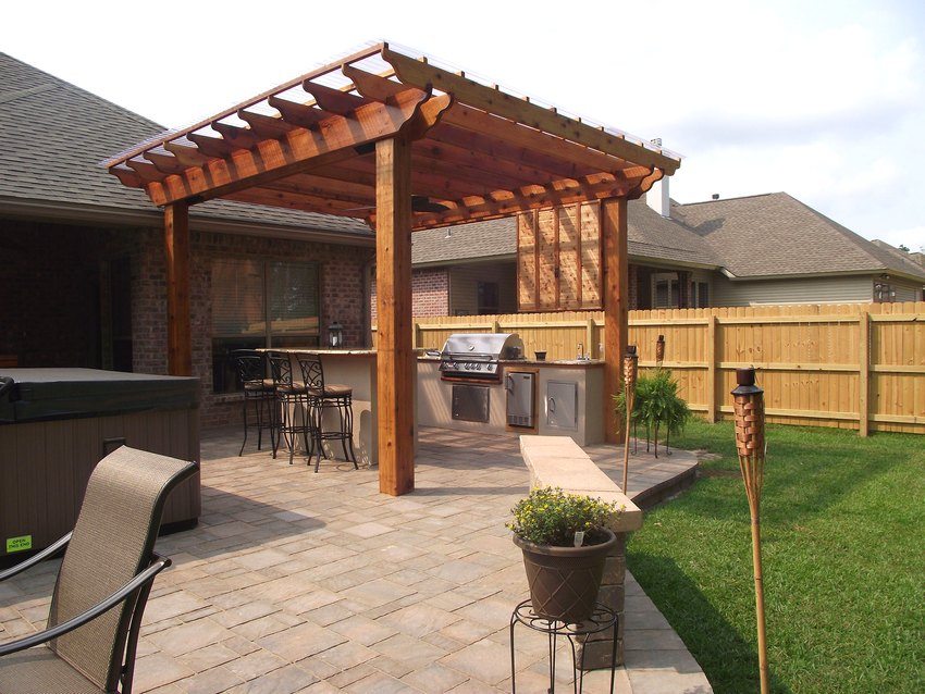 Pergola with wood frame covered with polycarbonate sheets