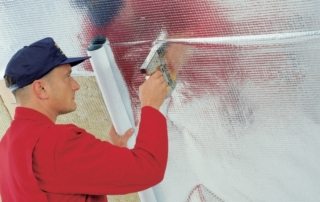 Dampsperre for veggene i et trehus: materialer og installasjonsfunksjoner