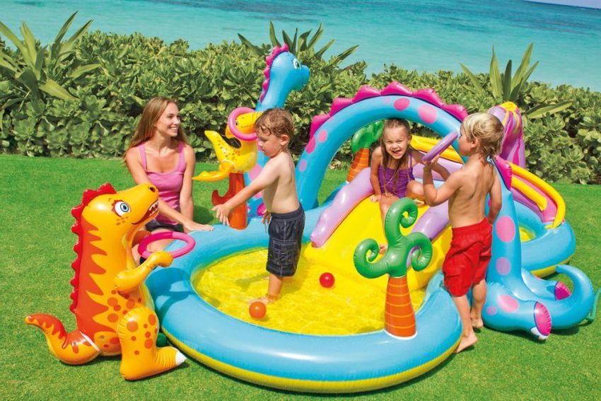 Children's pool with slide and inflatable toys