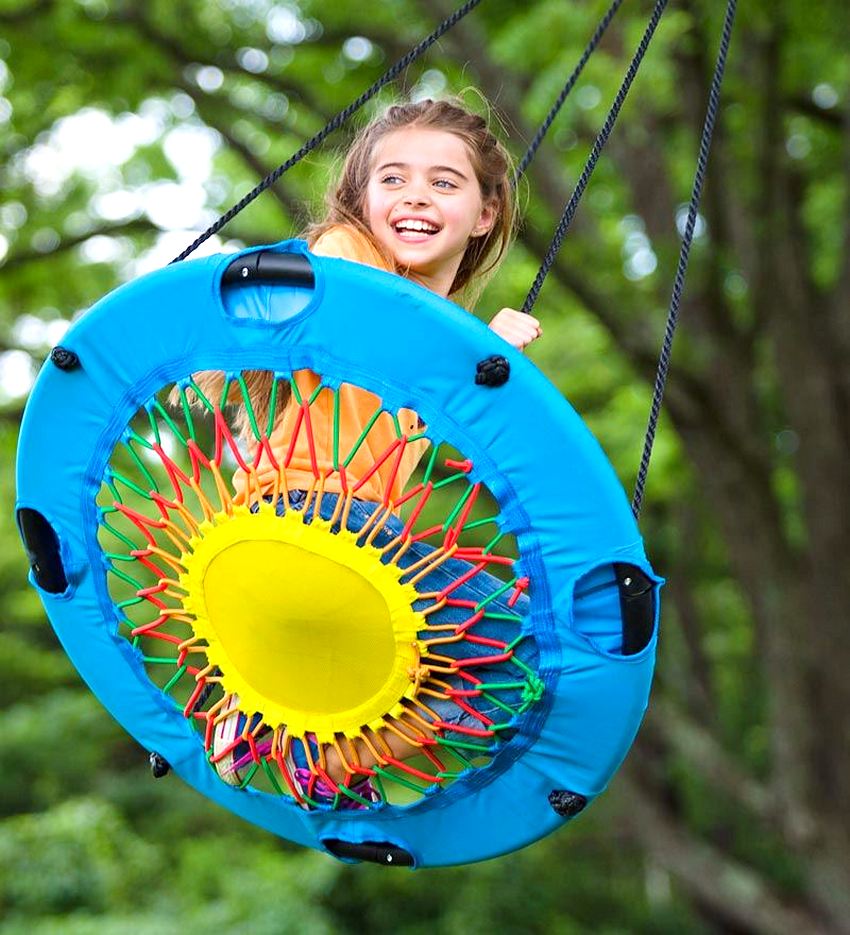 Balansoar luminos pentru copii cu design original