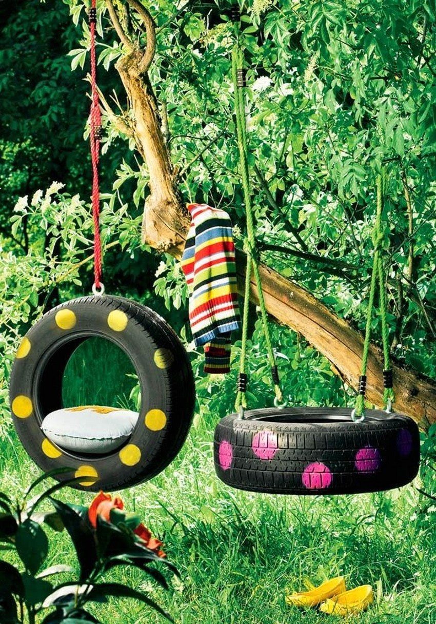 Les vieux pneus simples peuvent être transformés en balançoire originale pour les enfants