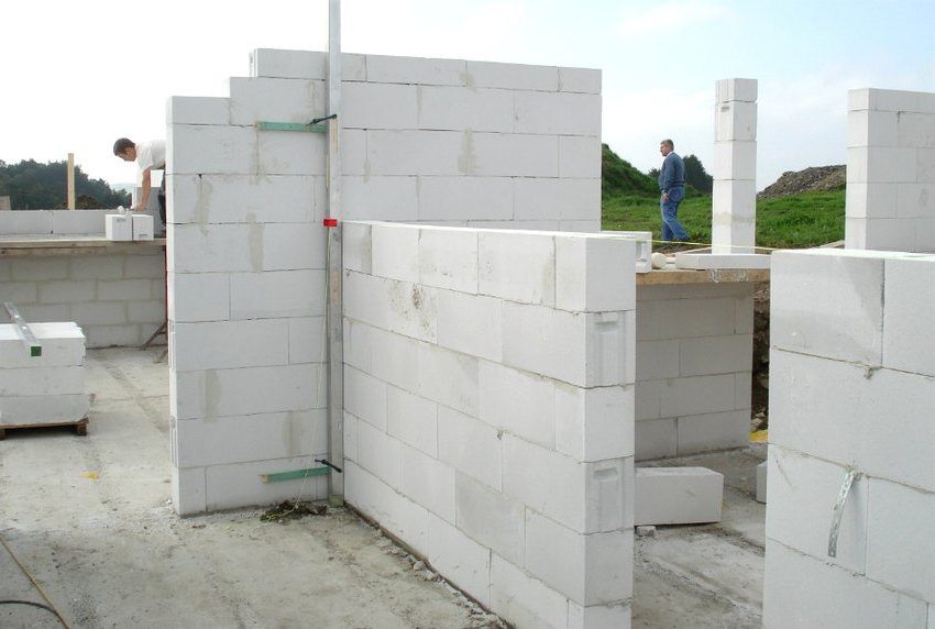 The building, built of foam blocks, has a high level of heat and noise insulation