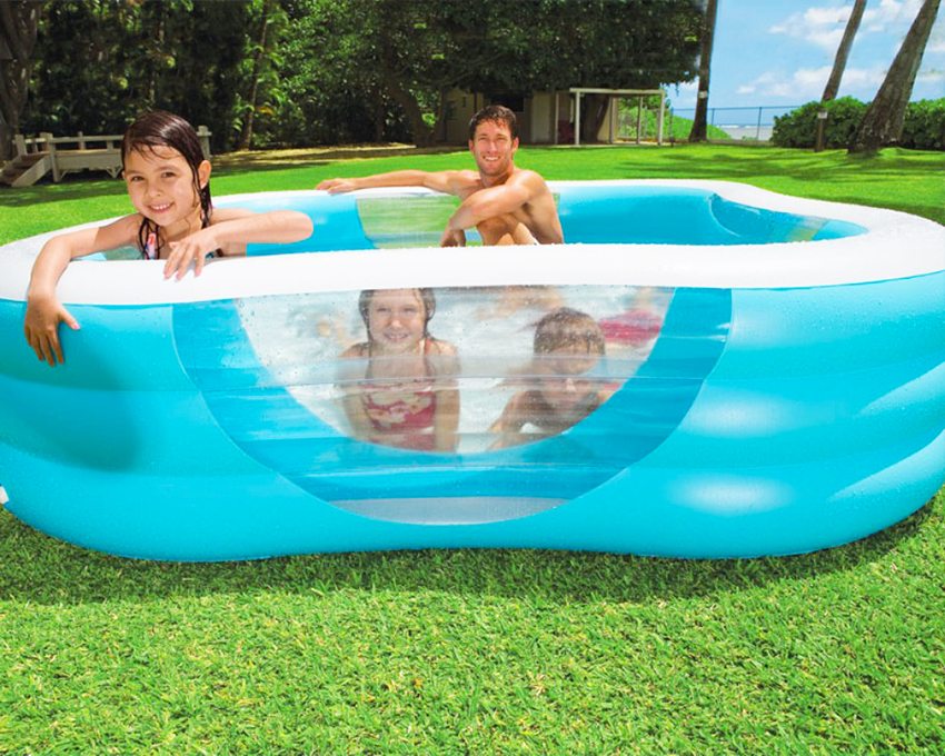 Vinilni bazen za ljetnu vikendicu s ravnim dnom i stranama ispunjenim zrakom