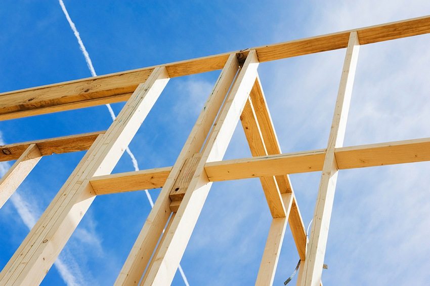 There are two popular methods for constructing a shed roof truss system