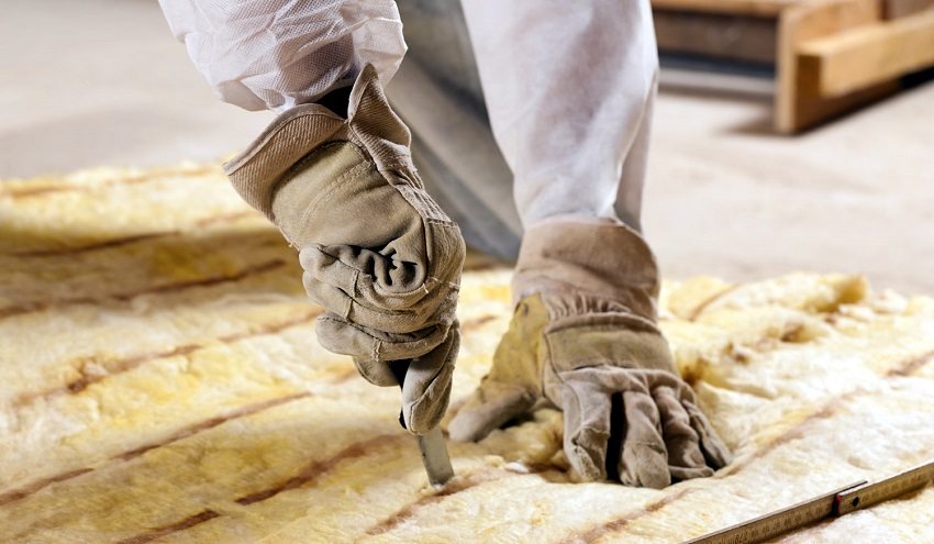 When working with mineral wool, respirators are used to protect the respiratory system, and special clothing and gloves are used to protect the skin.