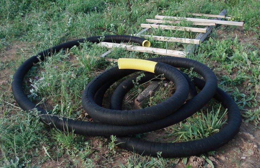 Plastic drainage pipes have a long service life and are resistant to various negative environmental influences