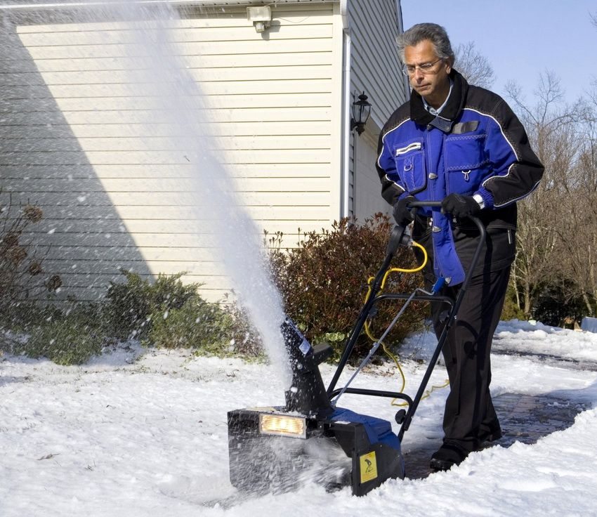 Electric snow blowers are good for their low cost and ease of operation.