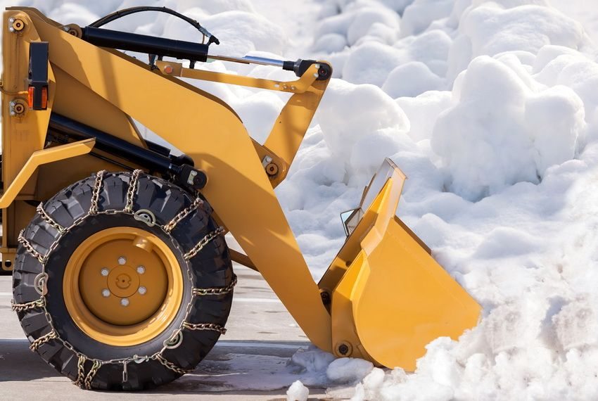 Motoblokker kan brukes både om sommeren og om vinteren for å rydde snø