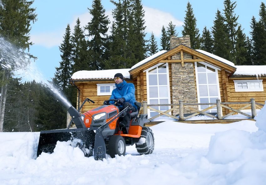 It is also very convenient to use a mini tractor to clear snow.