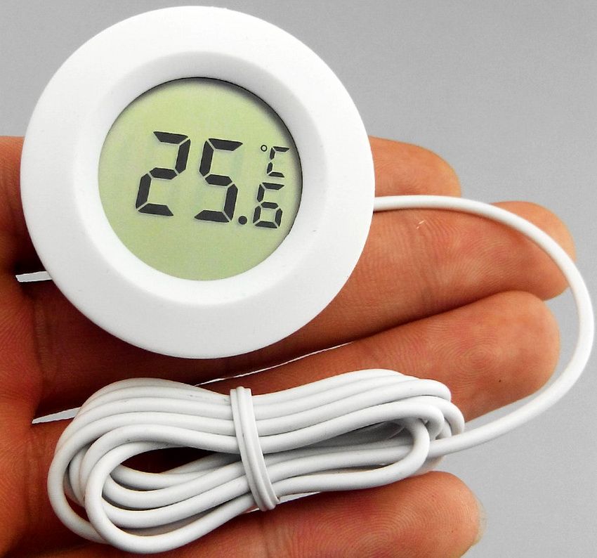 Electronic thermometers are also used to measure the temperature inside the refrigerator compartment.