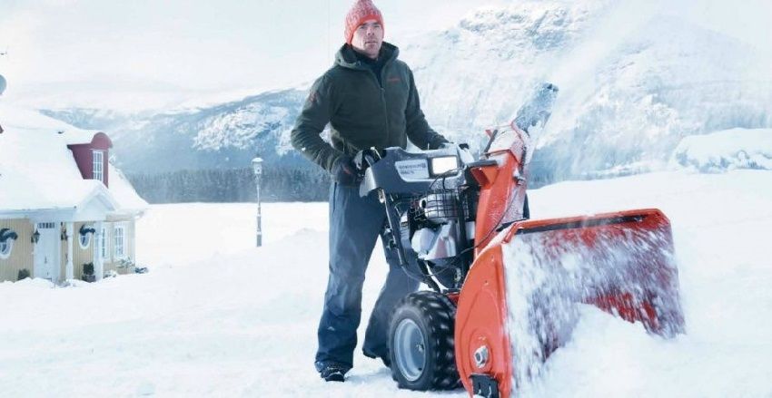 The choice of a snow blower should be based on the characteristics of the area to be cleaned.