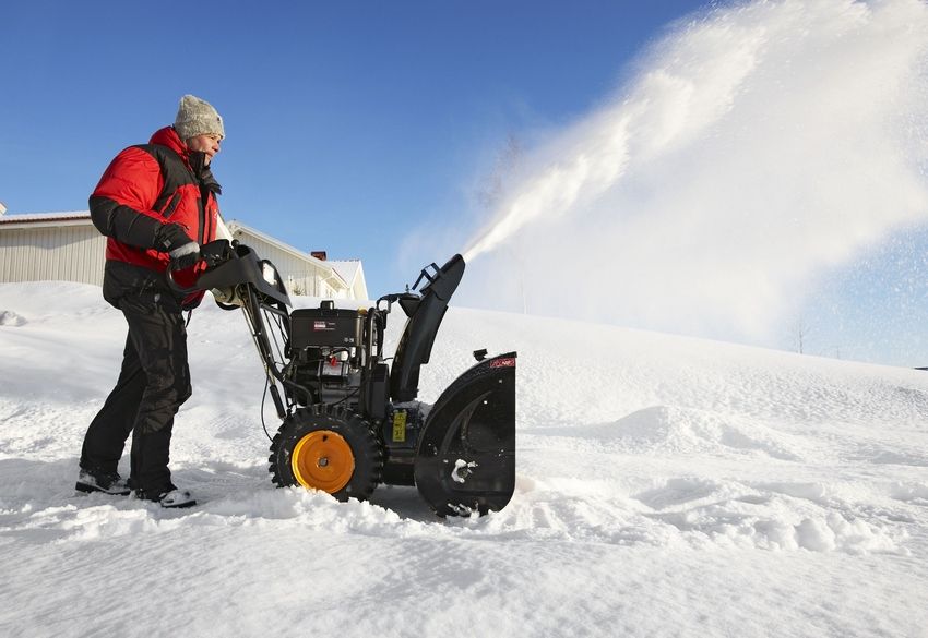 Samohodne benzinske freze za snijeg mogu podnijeti bilo koju vrstu i količinu snijega