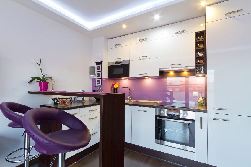 The use of LED lighting in the interior of the kitchen