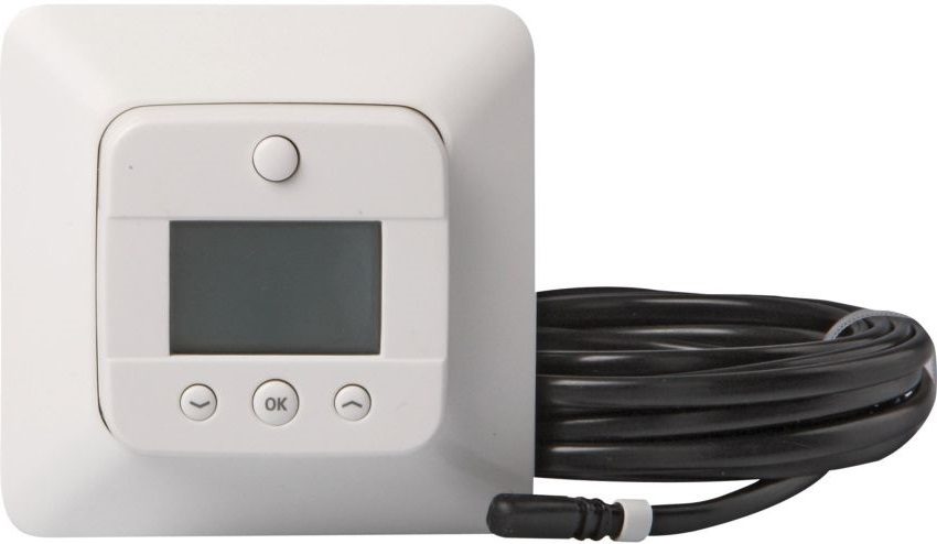 Electronic thermostat for heater