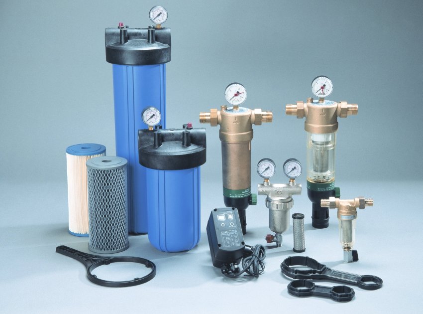Various options for household flow water filters