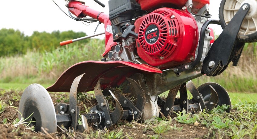 Hvilken bakkjørt traktor som er bedre: priser, anmeldelser og egenskaper til denne typen utstyr