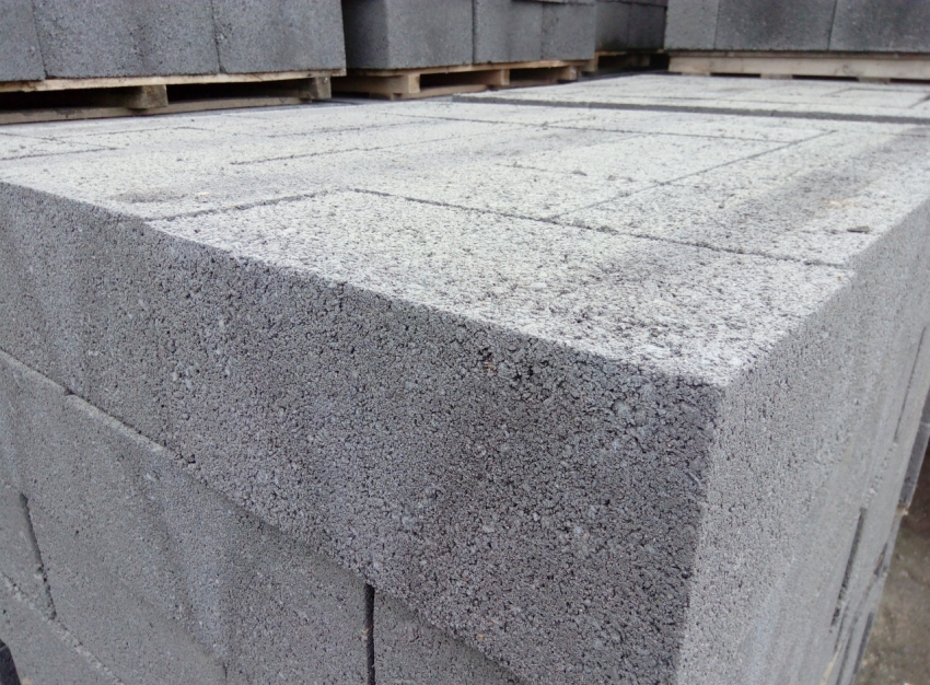 Slag blocks of brand M50 and higher are used for the construction of load-bearing walls