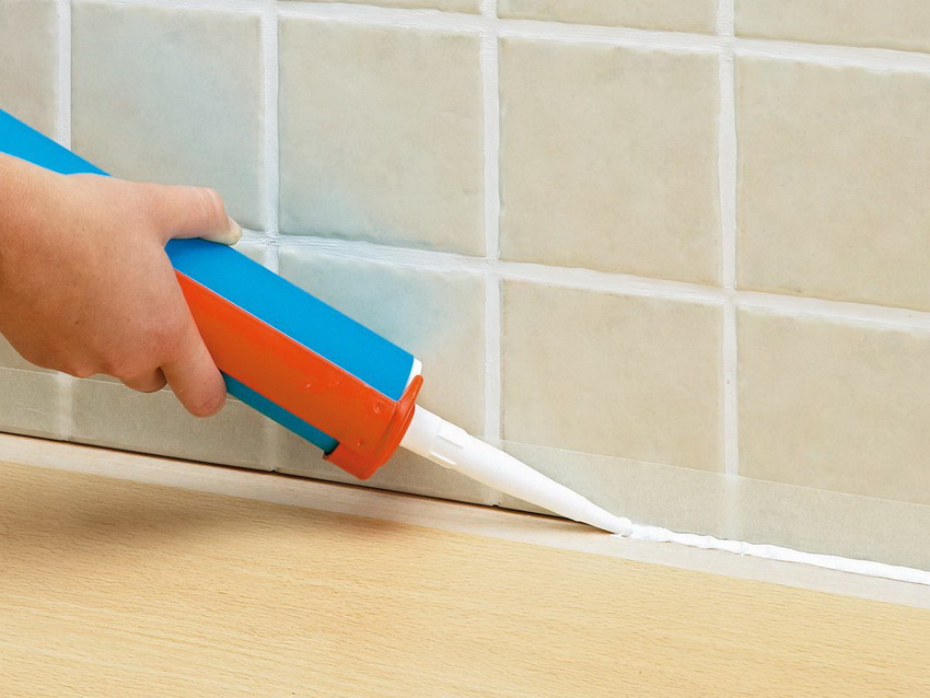 The baseboard silicone sealant contains special additives that prevent the development of fungi and mold.