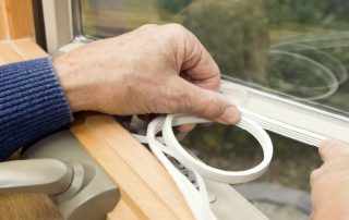 Seal for plastic windows: types, characteristics and features of replacement