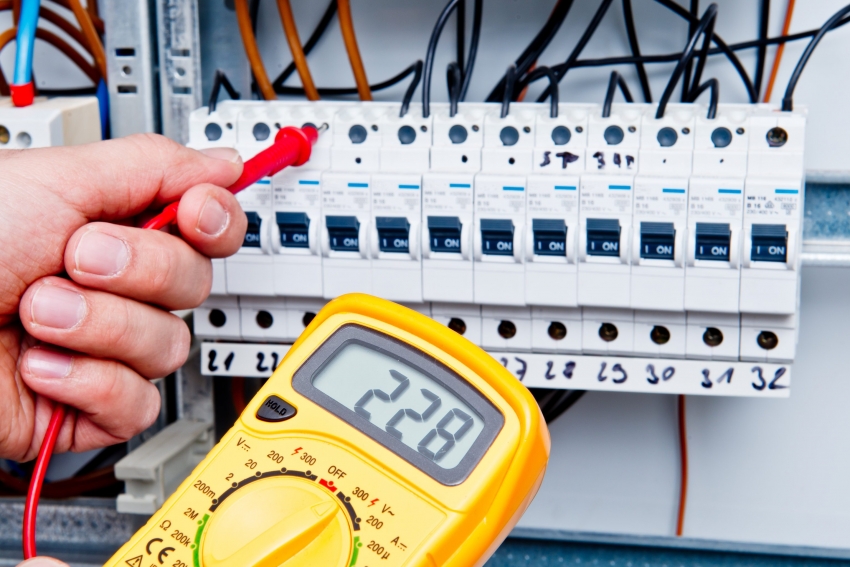 To measure values ​​with a multimeter, probes, thermocouples or clamps are used