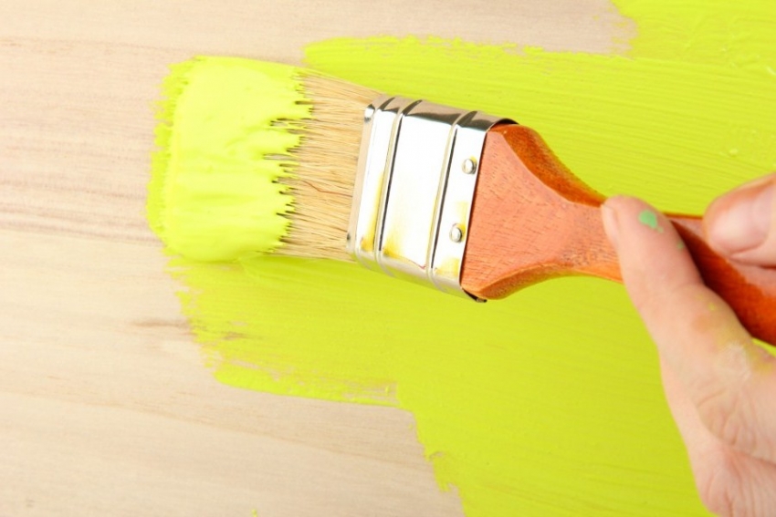 Oil-based paints are not UV-resistant, so bright colors should be used for surfaces that are not in direct sunlight