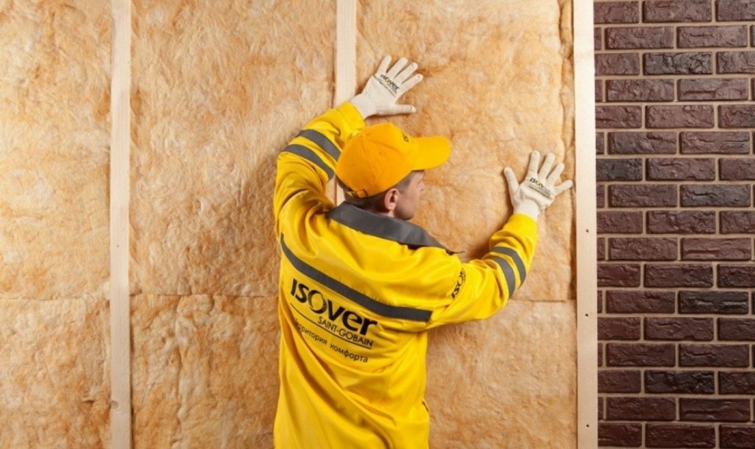 Depending on the size and type of structure of the bath, insulation and insulation can be carried out both from the inside and from the outside, or from both sides.