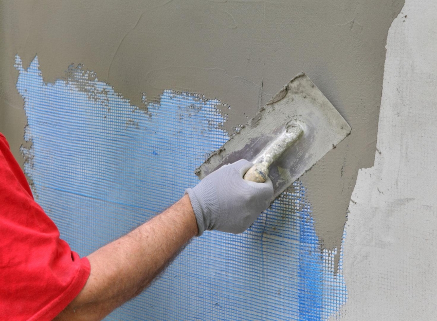Reinforcing mesh is used to improve adhesion of the plaster to the wall and prevent cracking