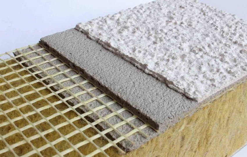 Laying insulation under plaster