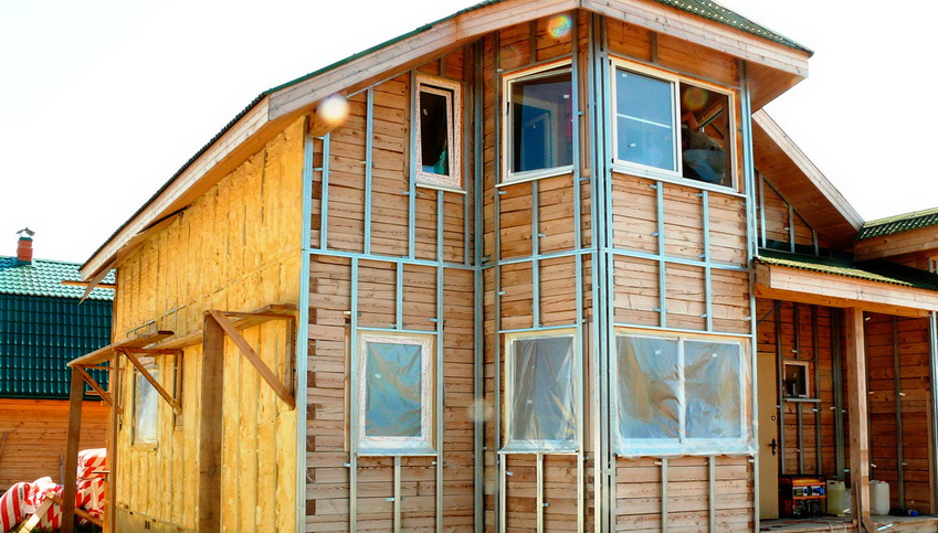 Izolacija okvira drvene kuće od šanka