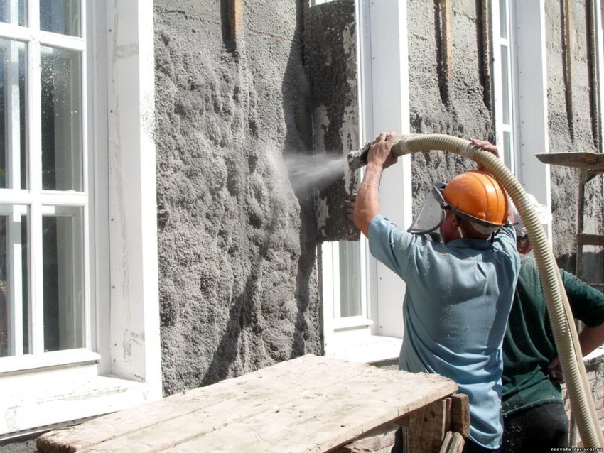 Ecowool application technology for wall insulation
