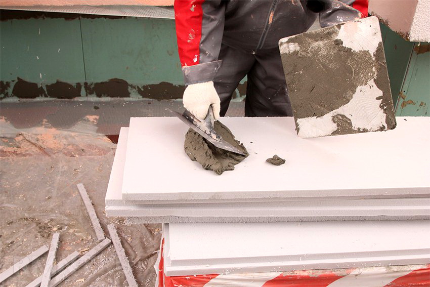 Insulation of the foundation from the outside with foam plates