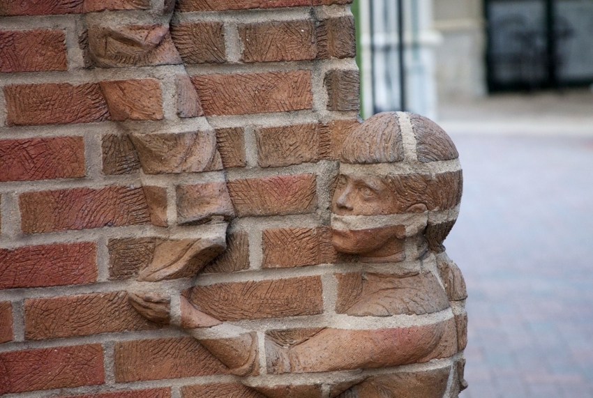 Using clinker bricks, you can create real masterpieces of building facade cladding