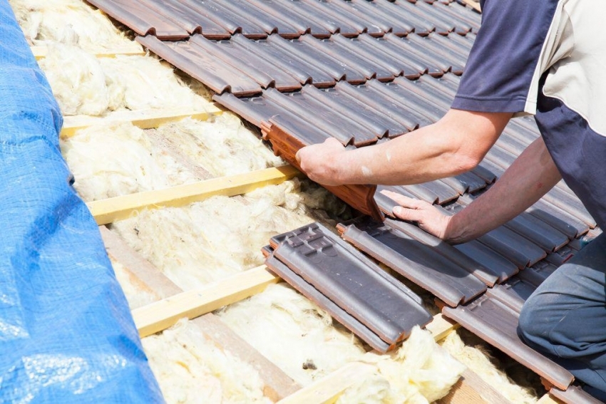 Roofing must be done according to the rules for laying the roofing cake