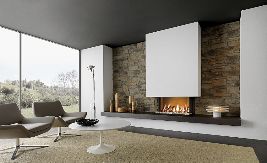 The fireplace can be a decoration of any interior, even in high-tech style.