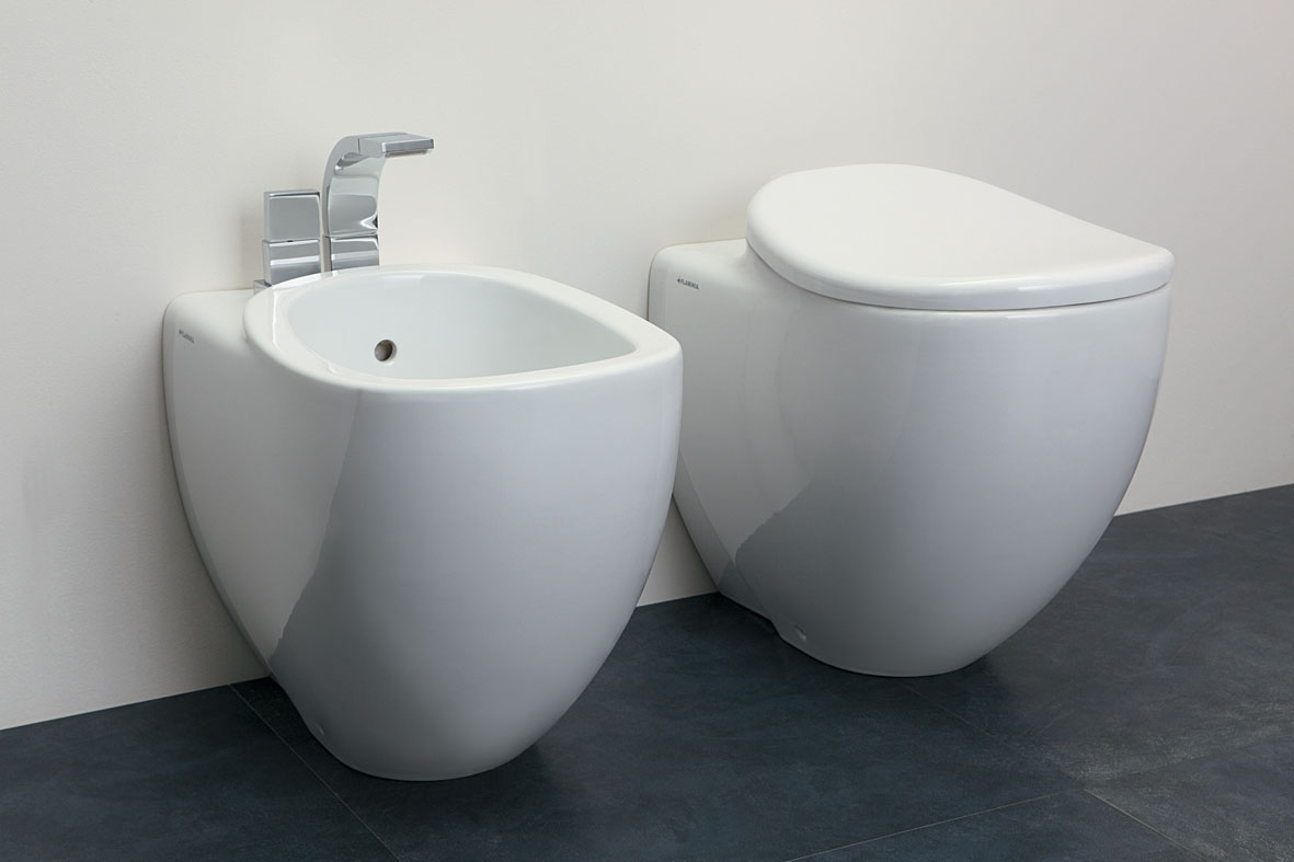 Toilet bowl Santek Rimini 1WH110128U of a famous Russian brand, made of high quality ceramics, which are distinguished by perfect whiteness