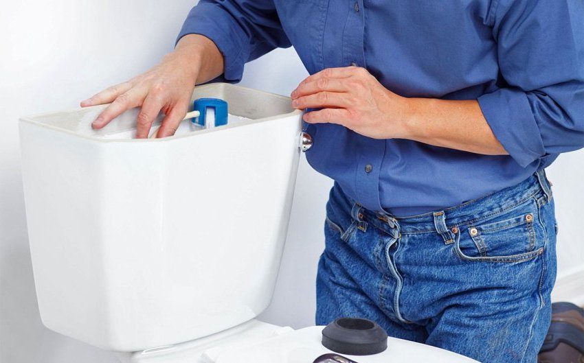 All the mechanics of this plumbing fixture are concentrated in the cistern, and that is why, speaking about the repair of the toilet, we are almost always talking about its malfunction